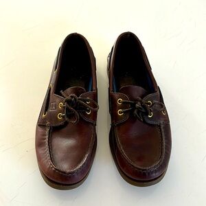 Hardly used, good as new speedy boat shoes.